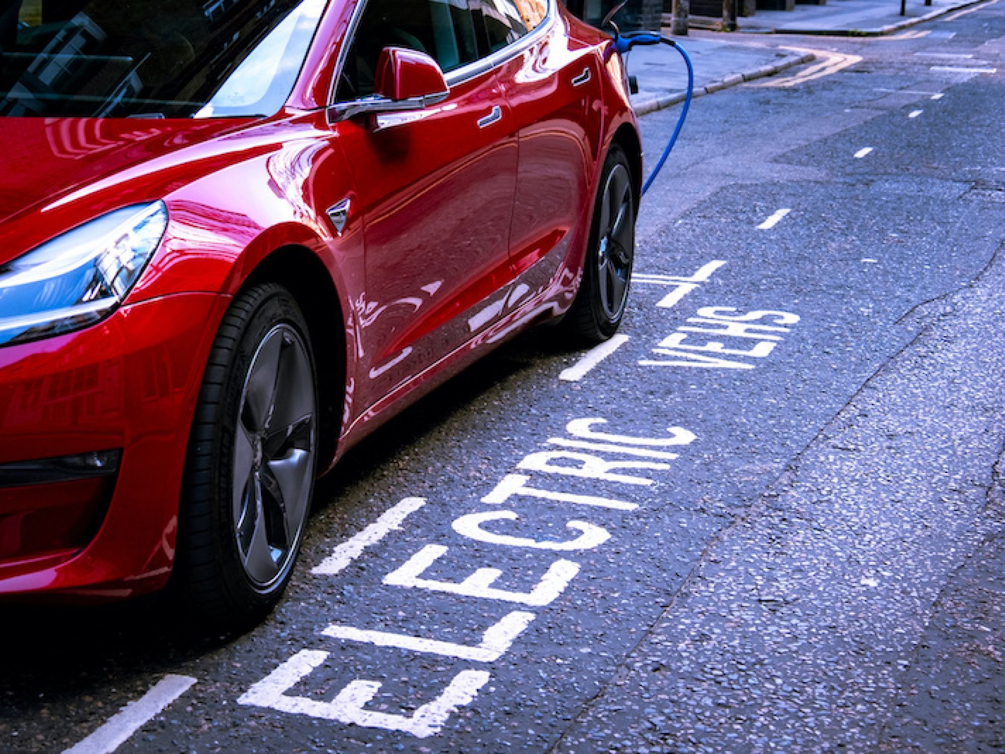 When Should You Think About Switching to a Fully Electric Vehicle in the UK?